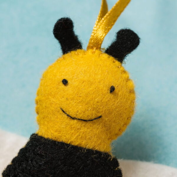Bee & Flower Mini Kit - Image 3