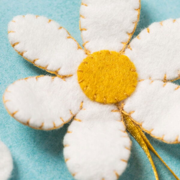 Bee & Flower Mini Kit - Image 5