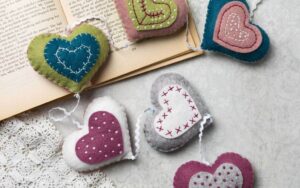 Vintage Heart Garland Felt Craft Kit