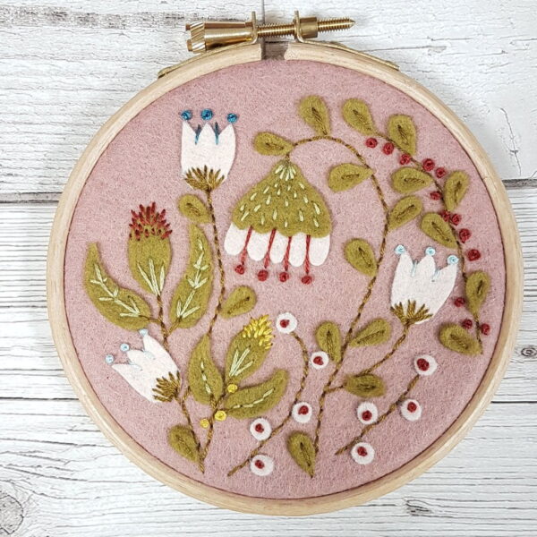 Appliqué Hoop Folk Garden Mini Kit