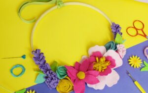 SPRING WREATH FELT CRAFT KIT