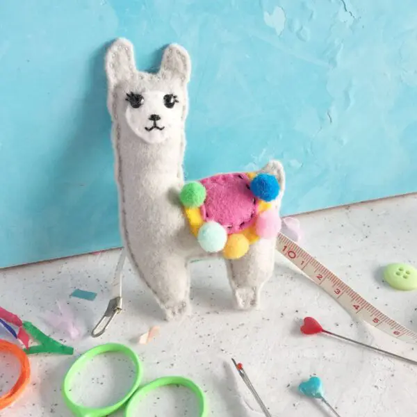 LENNY LLAMA Felt Sewing Kit 2