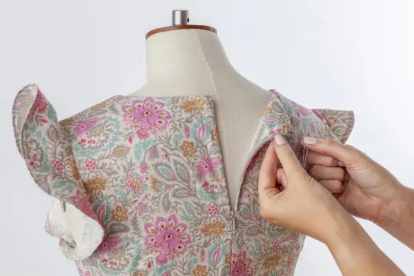 Dressmaking. The Easy Guide by Helen Rhiannon. Signed copy. - Image 9