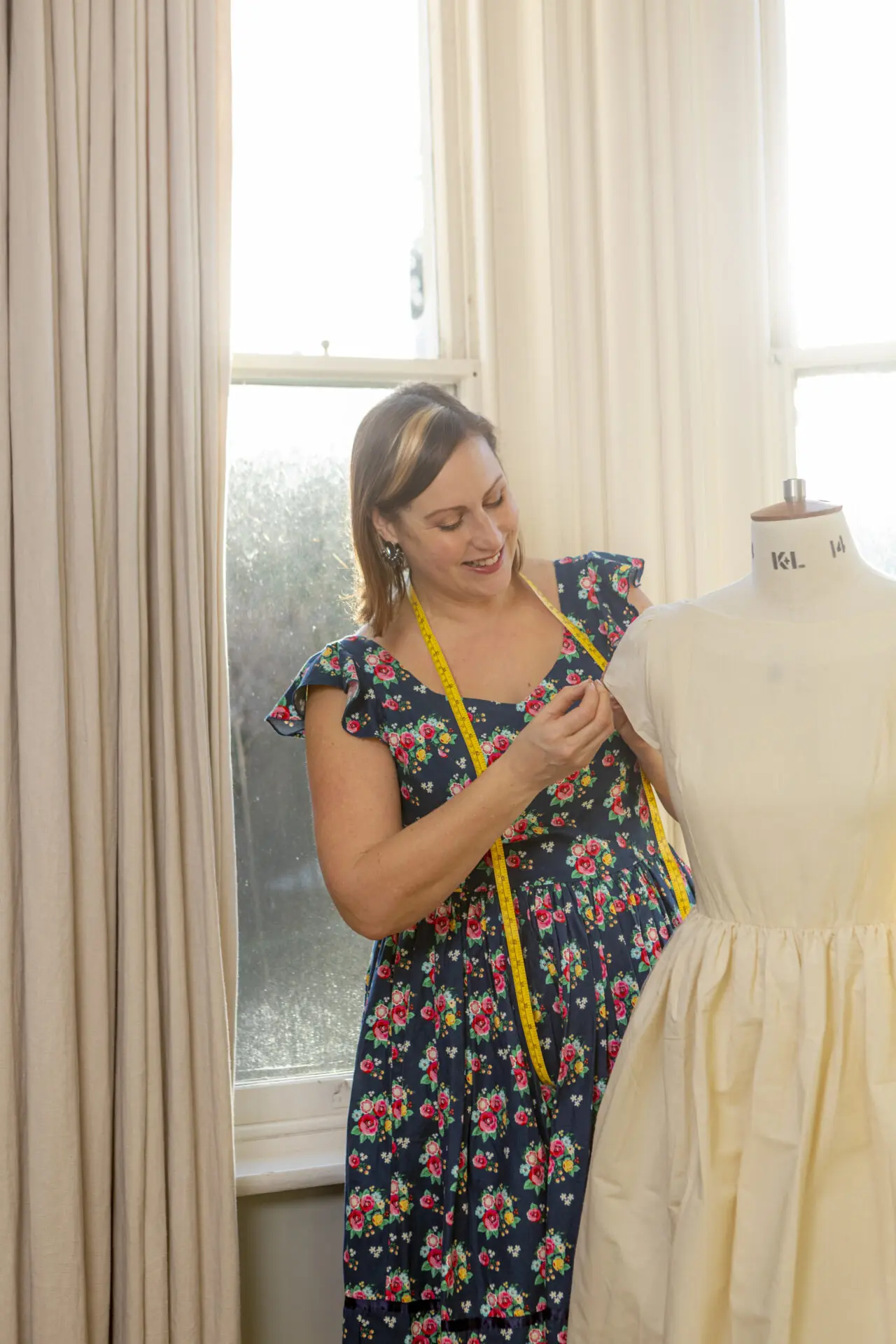 * Dressmaking Starter Pack With Book - Image 4