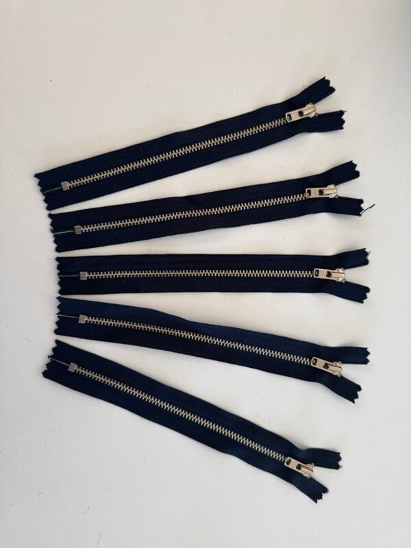 7” navy zip - pack of 10