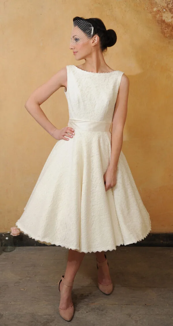 Ivory Duchesse Satin £5 p/m - Image 4